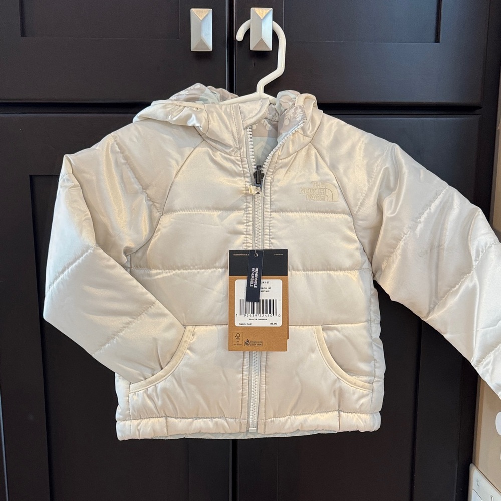 North Face Satin Reversible Hooded Toddler Coat. NWT 2T Gardenia Beautiful!